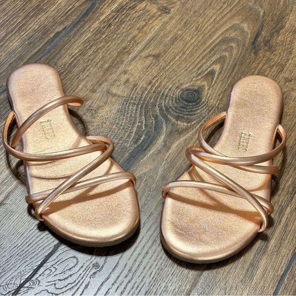 Tkees nwot rose gold sandal size 6 - Picture 2 of 5